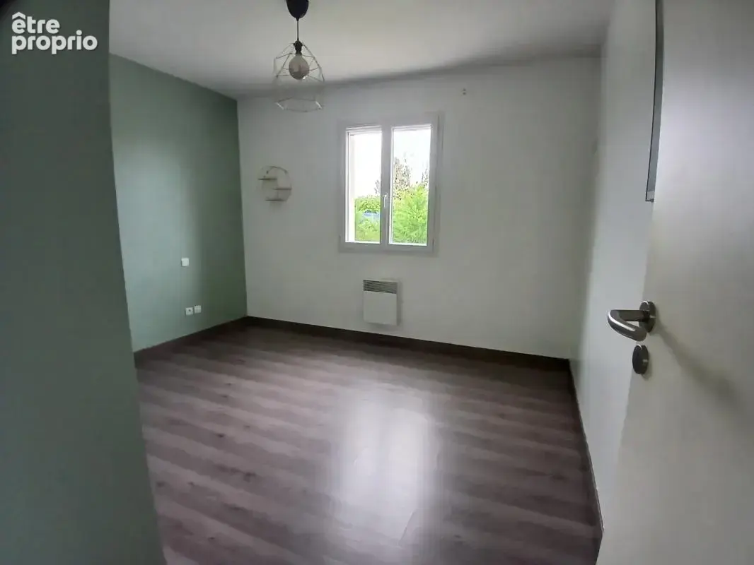 Maison de plain-pied 5 pièces avec terrain et garage - photo 8