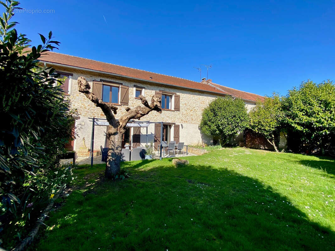 Maison à THOIRY