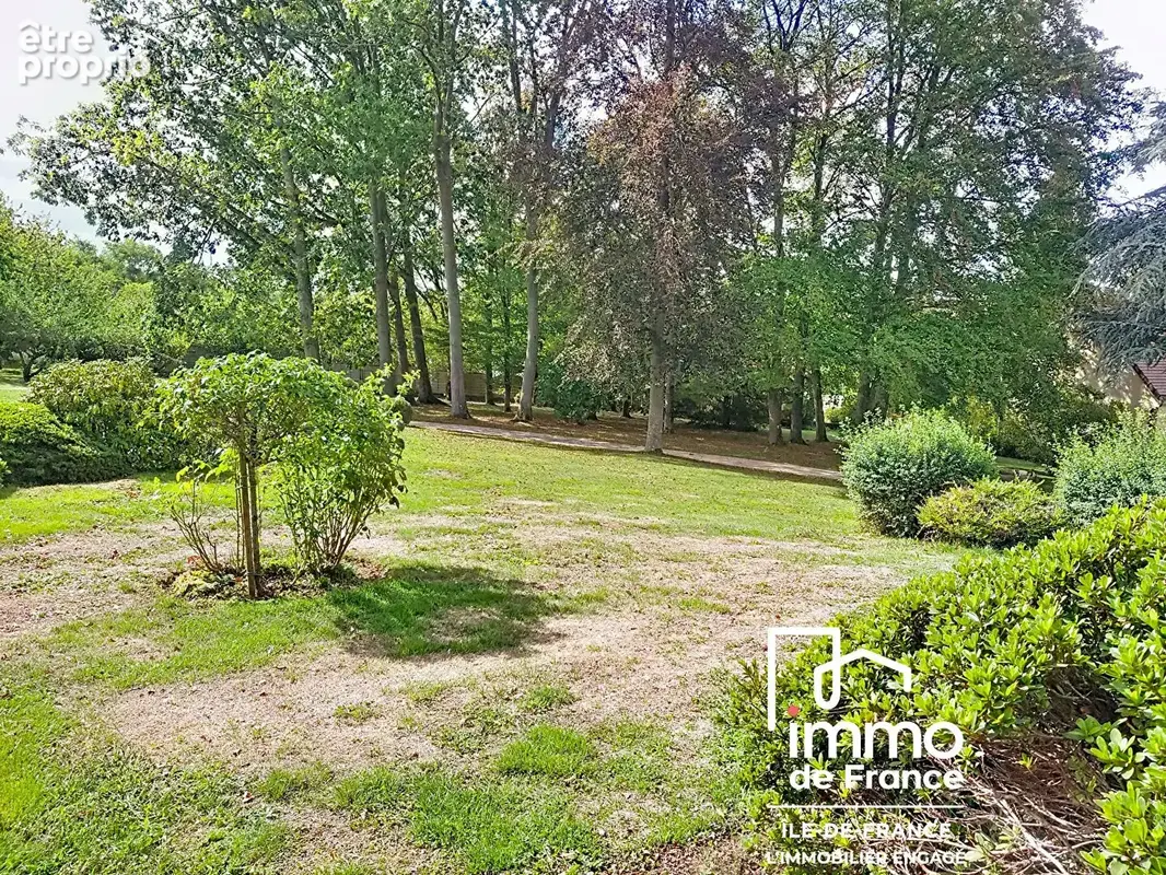 Propriété d'exception ! Maison rénovée, parc de 5 000 m² et piscine couverte - photo 10