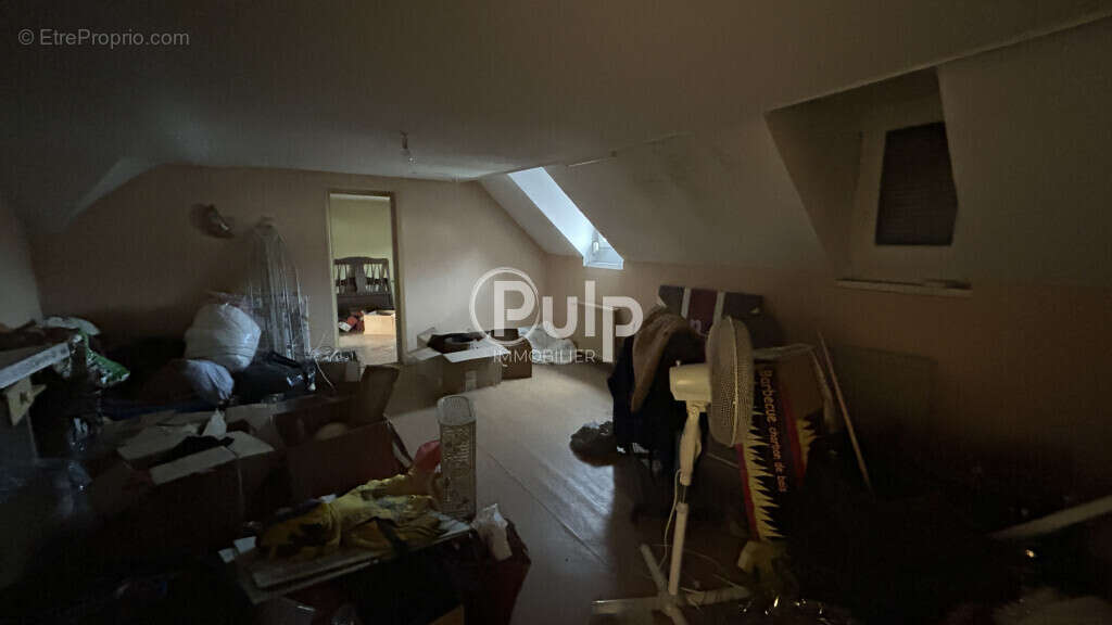 Commerce à MONTIGNY-EN-GOHELLE