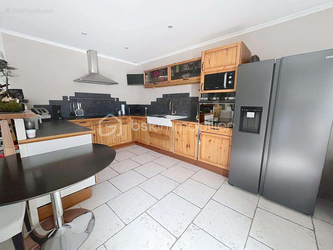 Maison renovee  - jardin et double garage -  potentiel +++ - photo 11