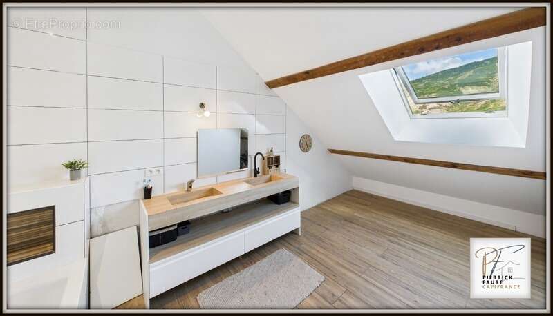 Maison à VILLAR-SAINT-PANCRACE