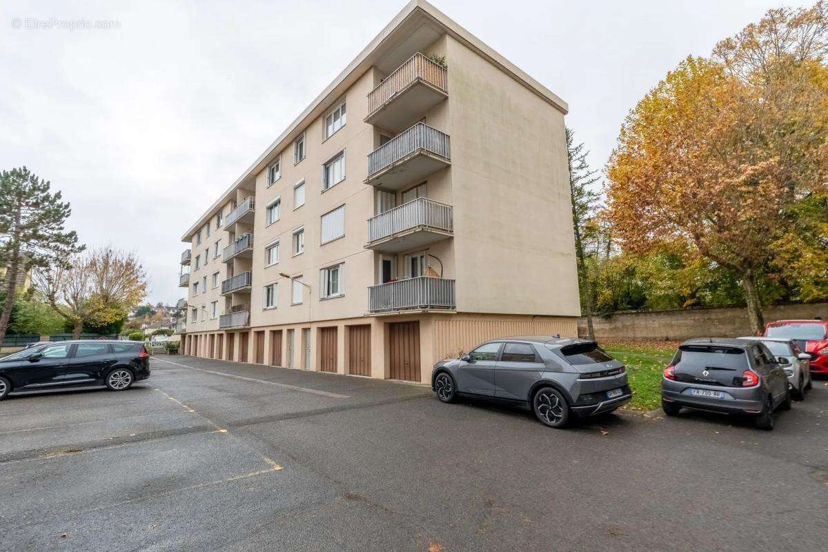 Appartement à MAURECOURT