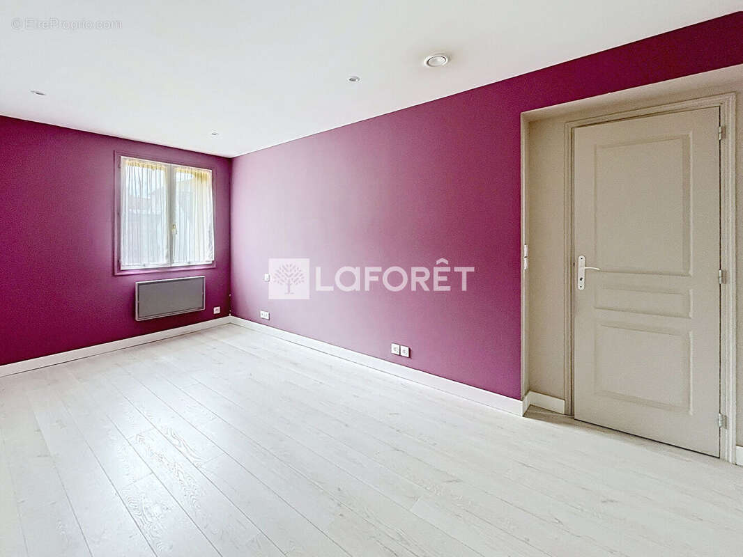 Maison à MORAINVILLIERS