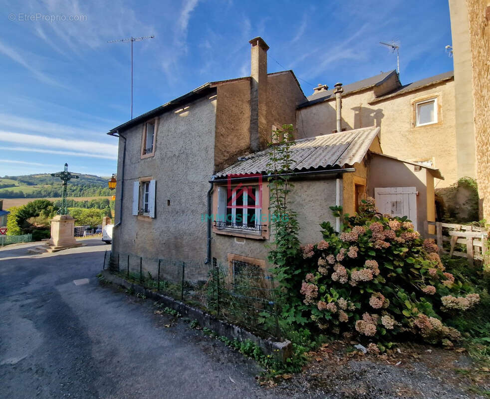 Maison à POUSTHOMY