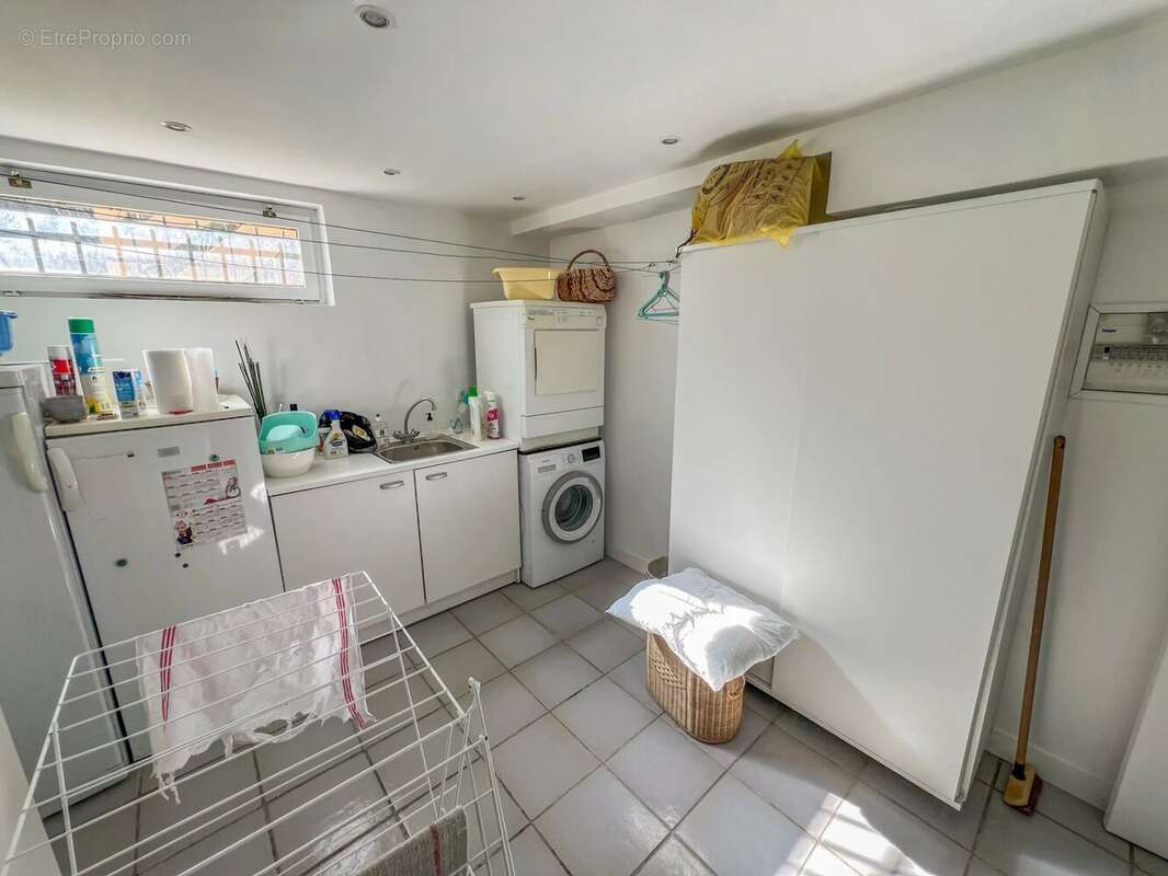 Maison à LE MESNIL-SAINT-DENIS