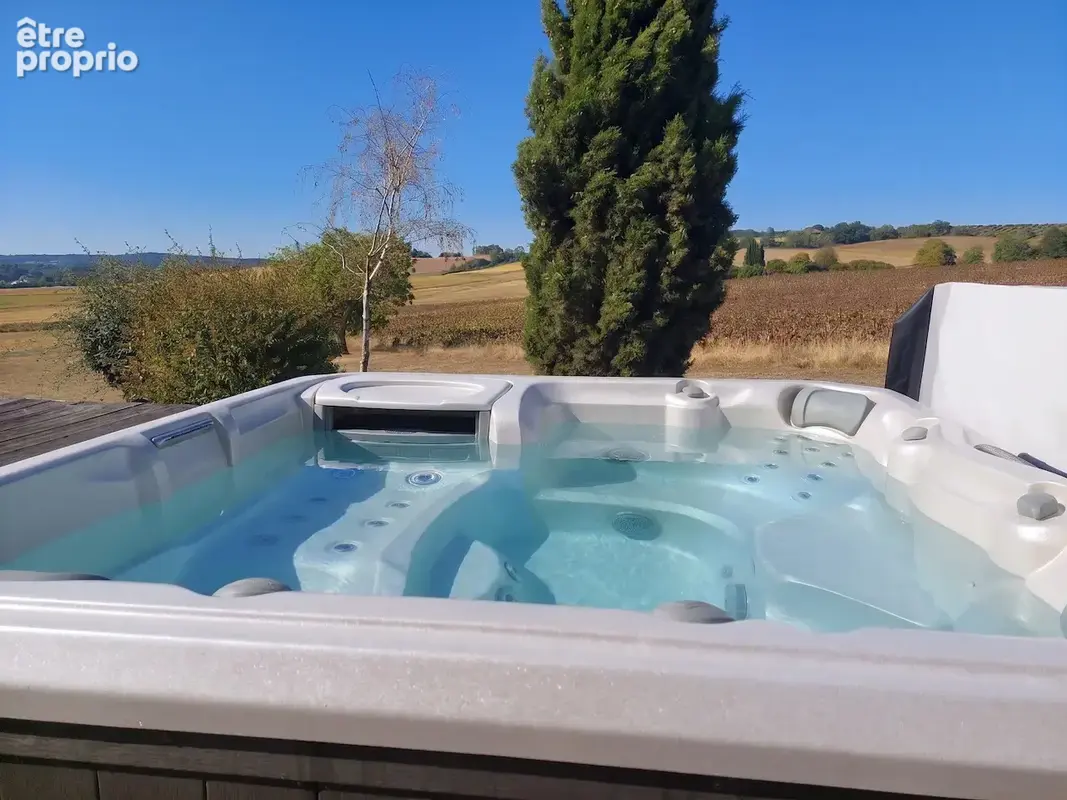 Coup de coeur pour cette magnifique maison avec piscine et vues dégagée sur terrain de 8249m2 - photo 42