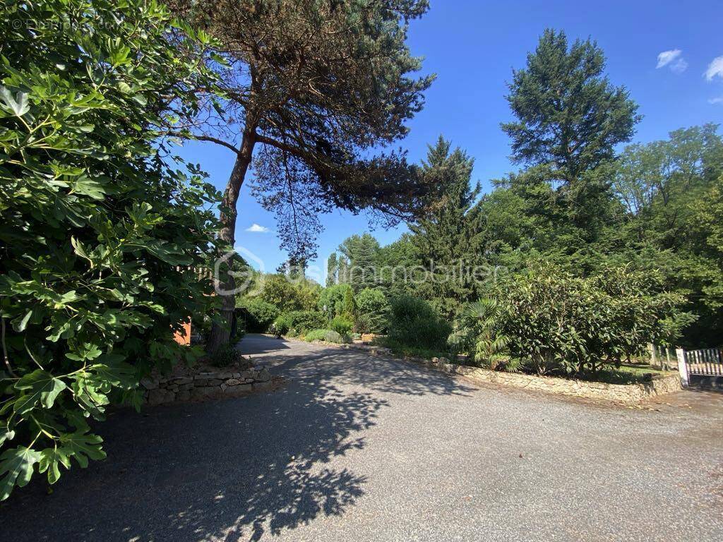 Maison à GREZIEU-LA-VARENNE