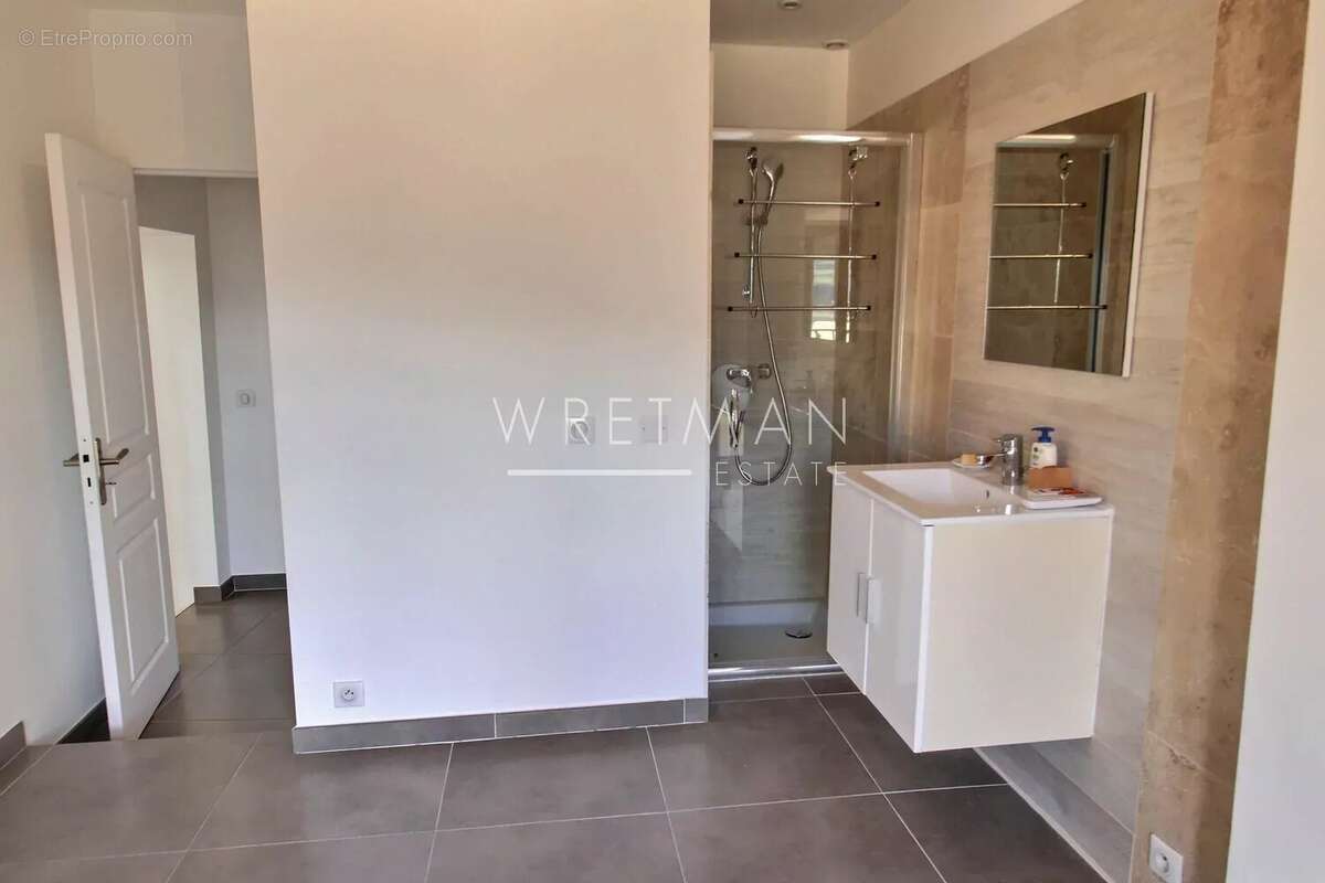 Appartement à FAYENCE