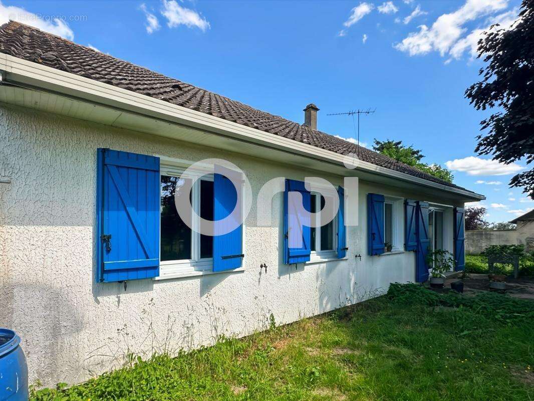 Maison à LES VENTES