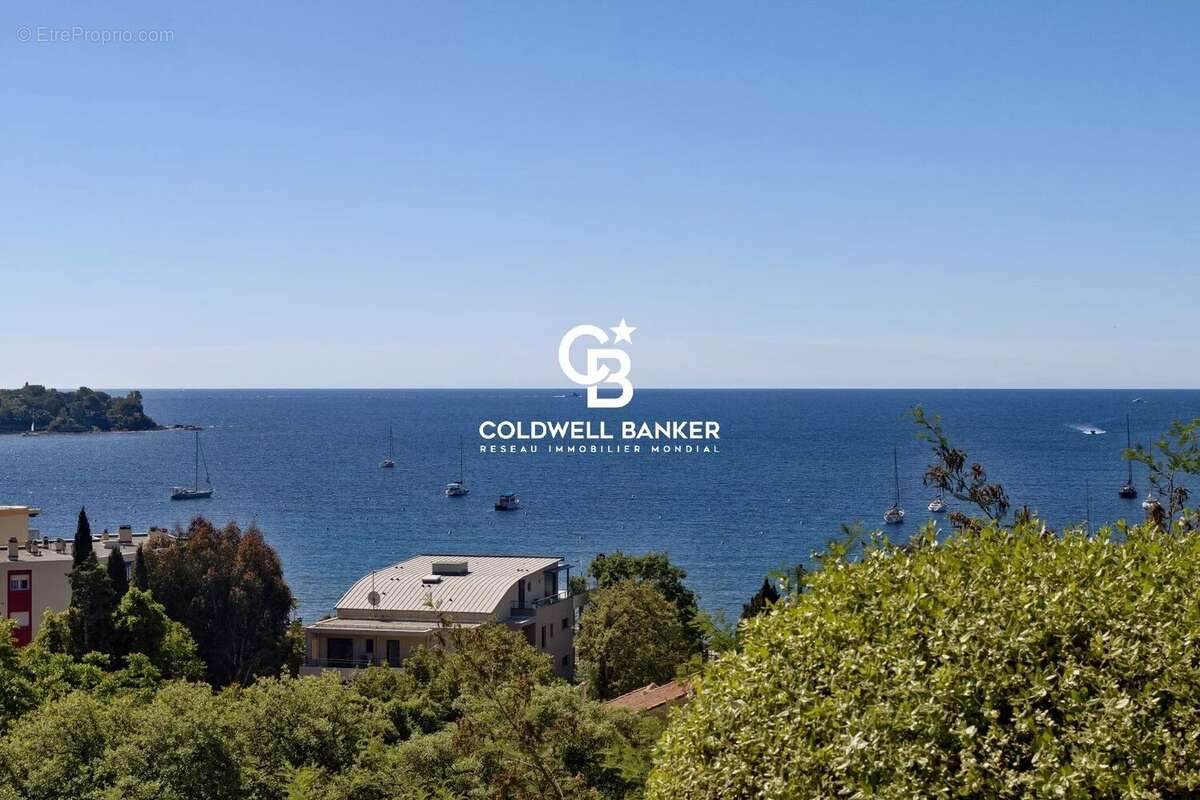 Située dans un domaine privé et sécurisé d’Agay à Saint-Raphaël, opportunité d’investissement rare sur la Côte d’Azur, alliant e - photo 9