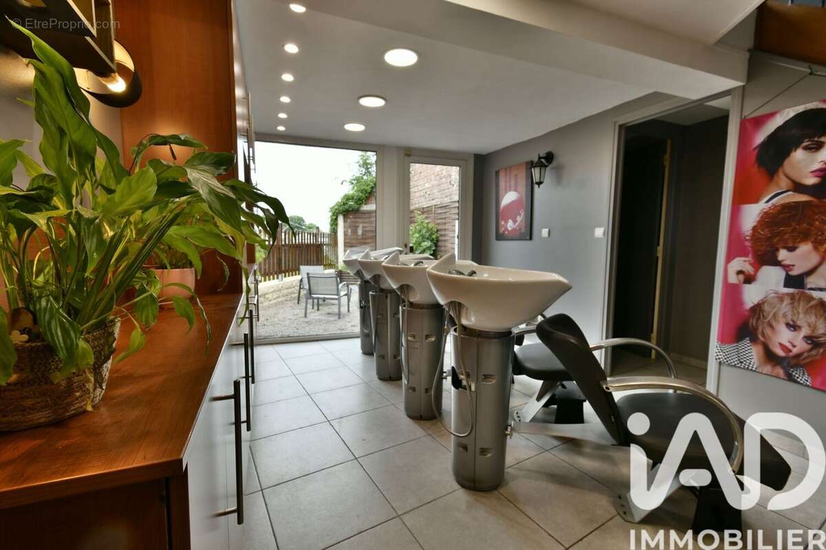 Commerce 95 m² à Saint-Just-En-Chaussee  - photo 7