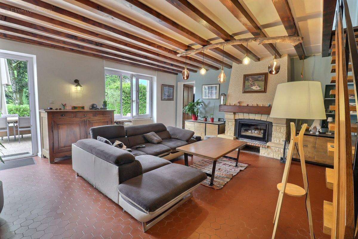 Maison à MORESTEL
