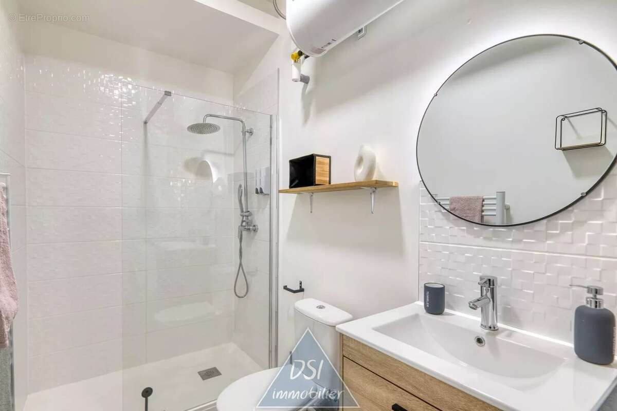 VILLEURBANNE HYPER-CENTRE – Ensemble immobilier en pleine propriété – 8 logements exploités en location meublée – Investissement - photo 11