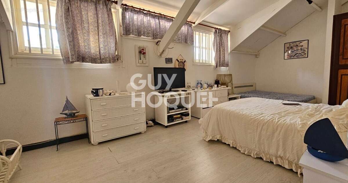 Maison à REMIRE-MONTJOLY