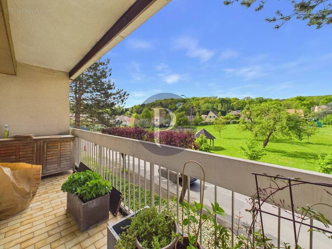 Appartement à VERRIERES-LE-BUISSON