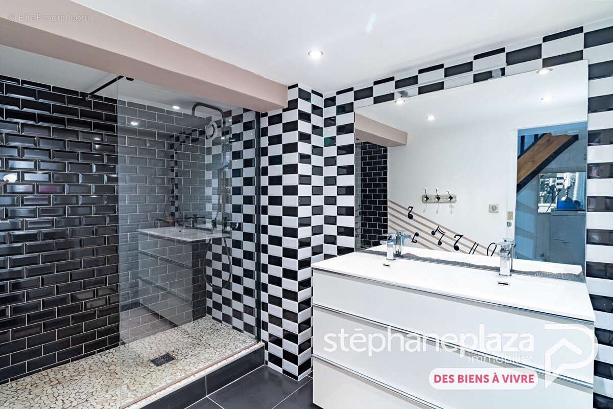 Maison à SAINT-MARTIN-DU-MONT