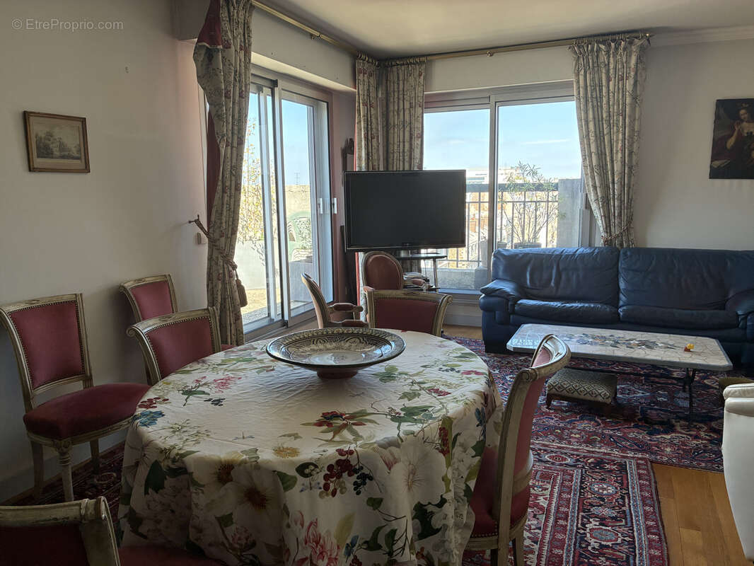 Appartement à PARIS-15E