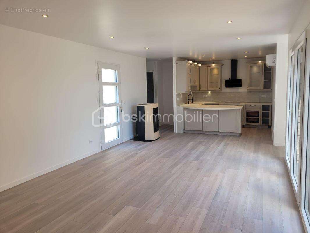 Maison à COURLON-SUR-YONNE