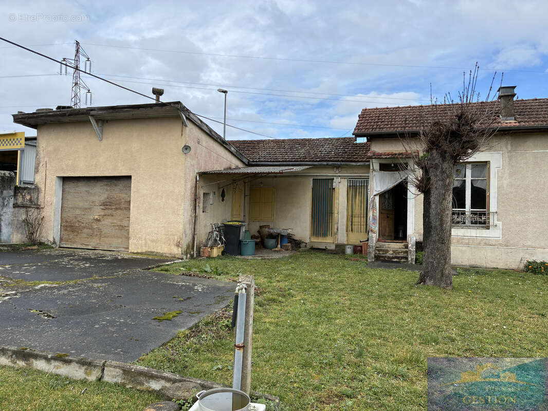 Maison à PONTACQ