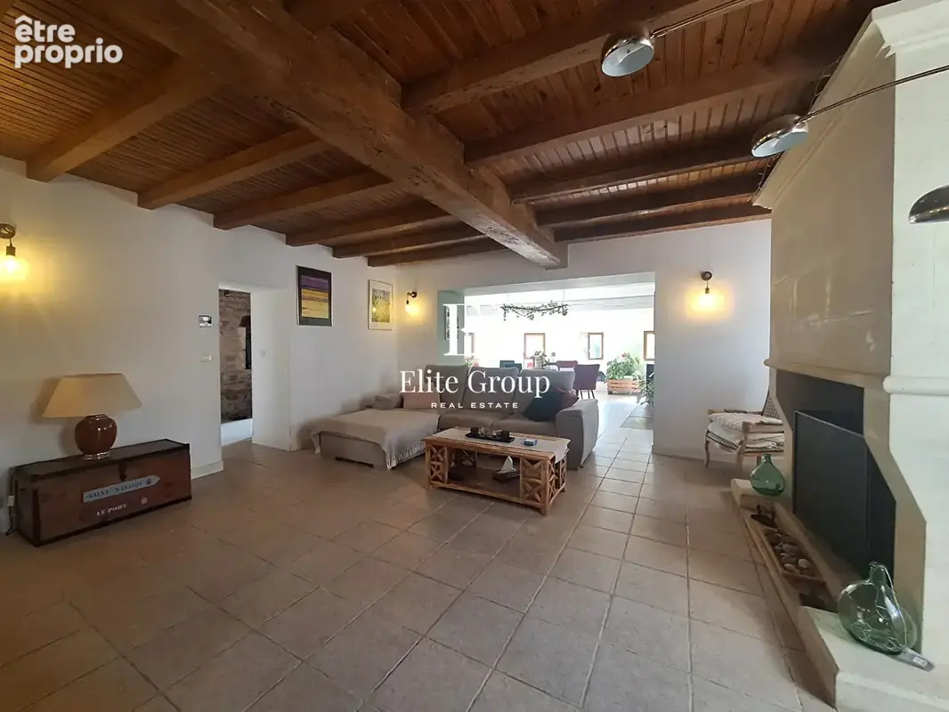 A vendre belle maison en pierre à Triac Lautrait 9 pièces 246 m2 - photo 8