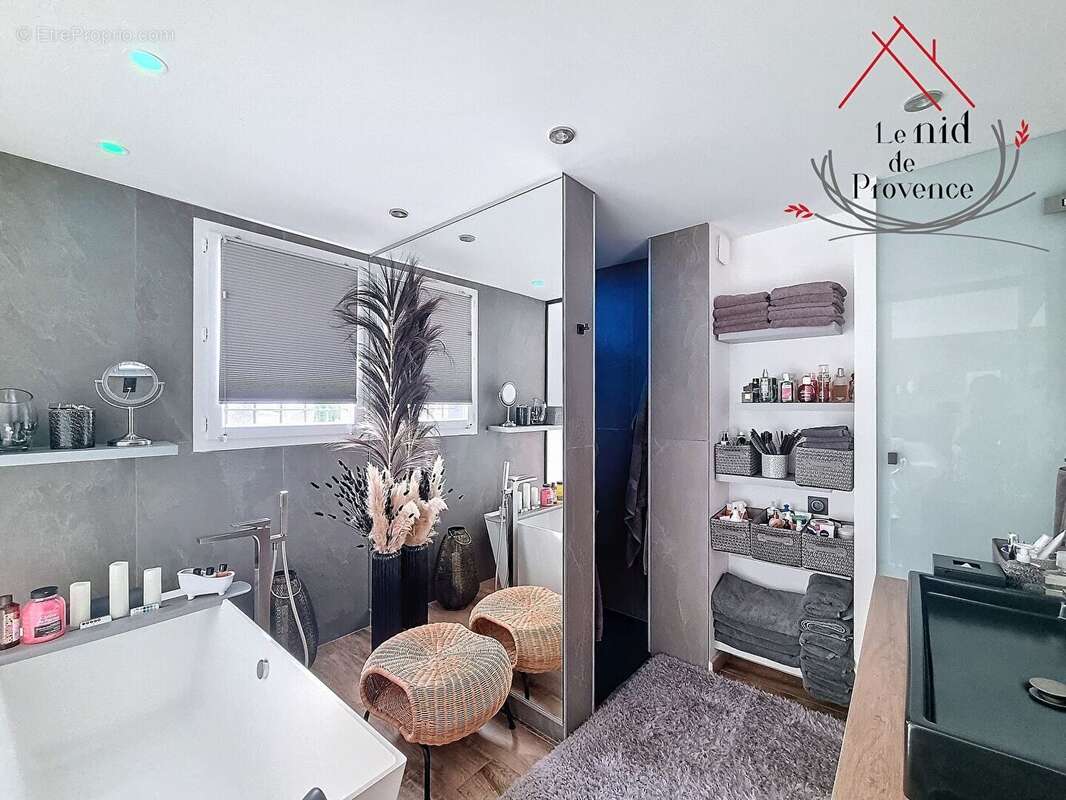 Maison à CABRIERES-D'AVIGNON