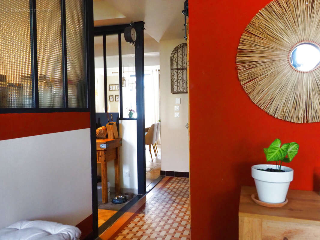 A VENDRE ORAISON Rare à la vente Plein centre Maison de 182 m2 sans travaux - photo 22