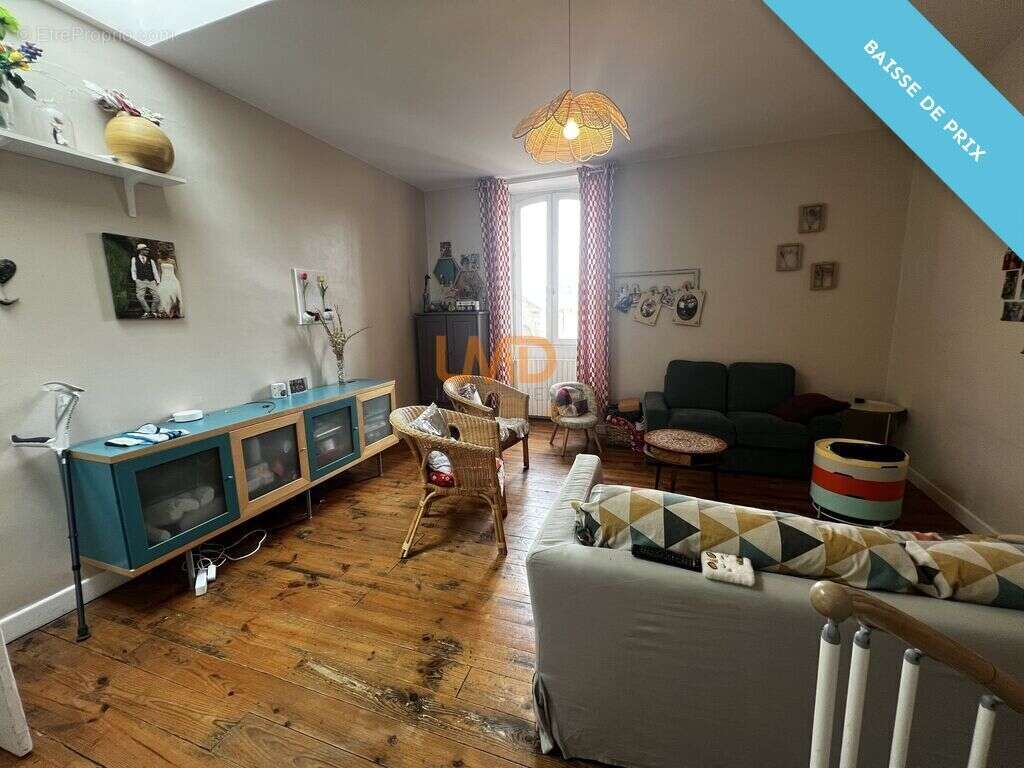 Maison à DECAZEVILLE