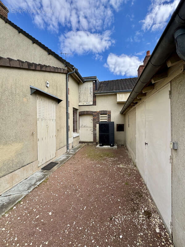 Maison à SAINTE-GENEVIEVE-DES-BOIS
