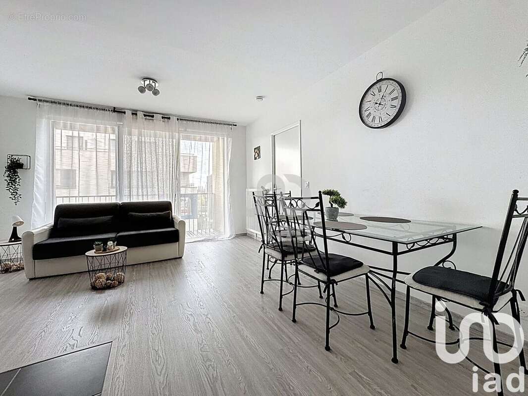 Photo 3 - Appartement à BUSSY-SAINT-GEORGES