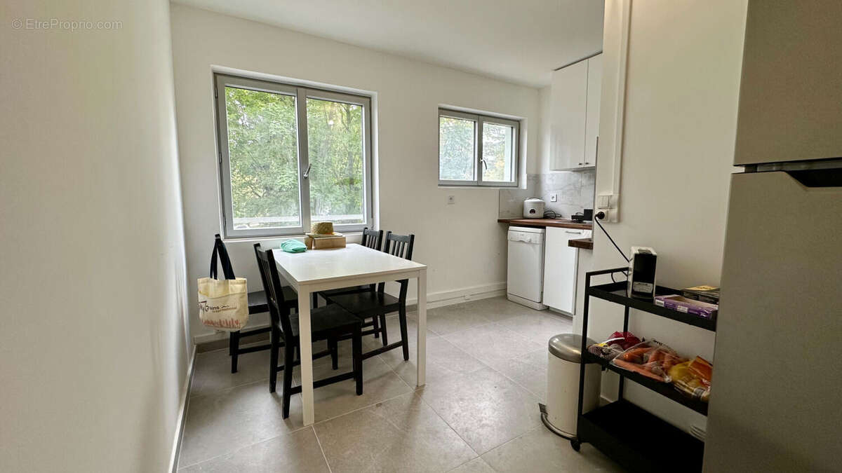 Appartement à FRESNES