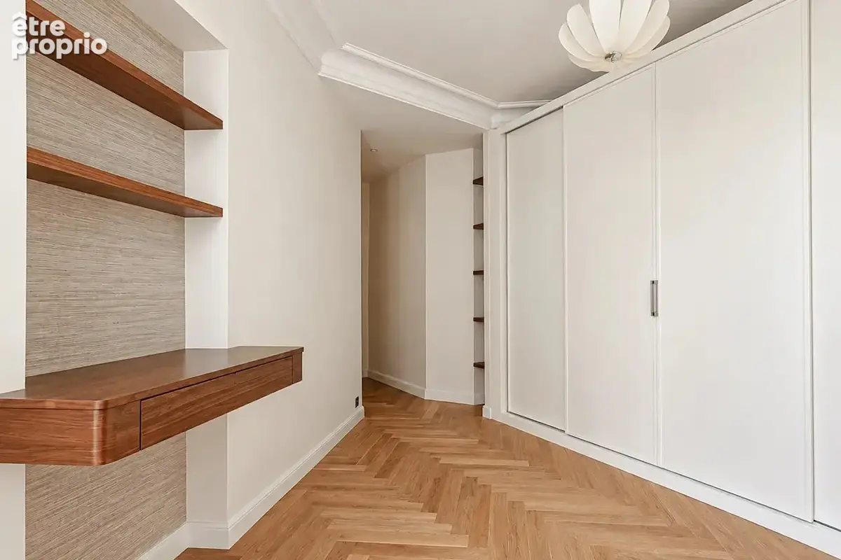 Paris 9e – Rochechouart / Rue Milton – Appartement rénové – 3 chambres - photo 14