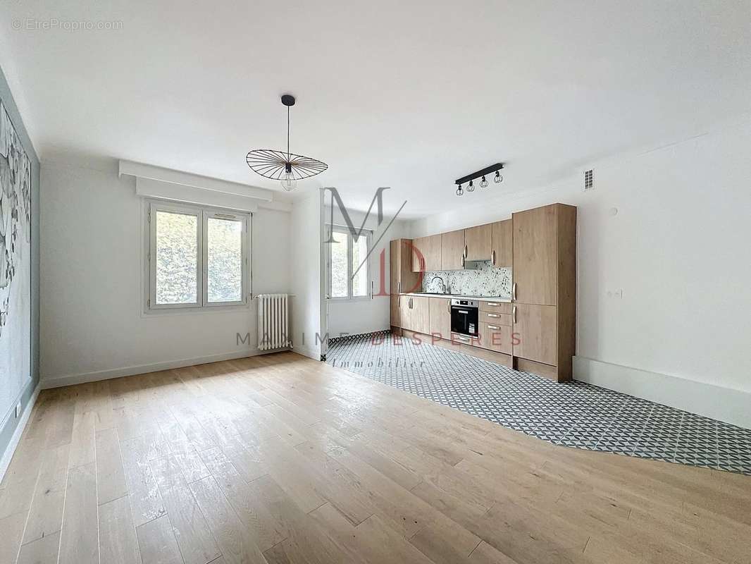 Appartement à COURBEVOIE