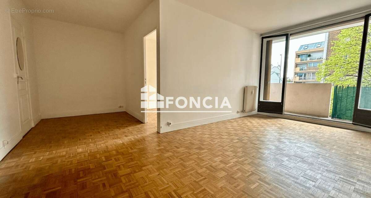 Appartement à COLOMBES