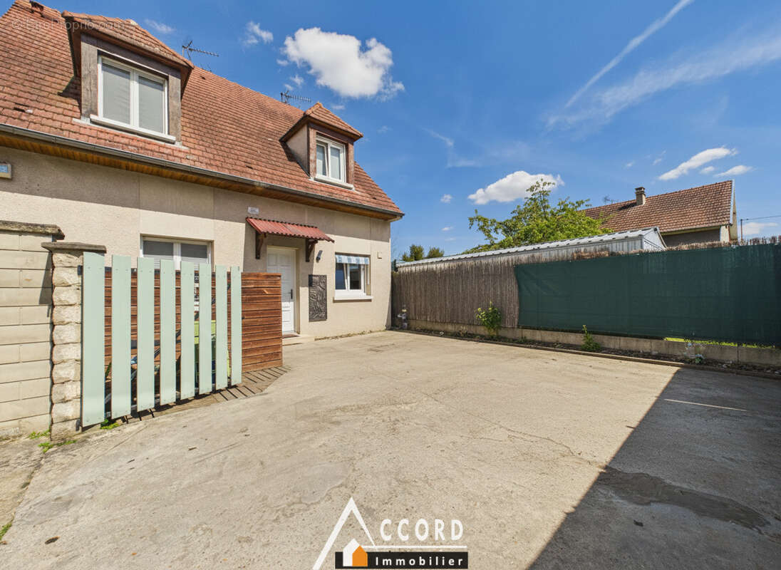 Maison à SARTROUVILLE