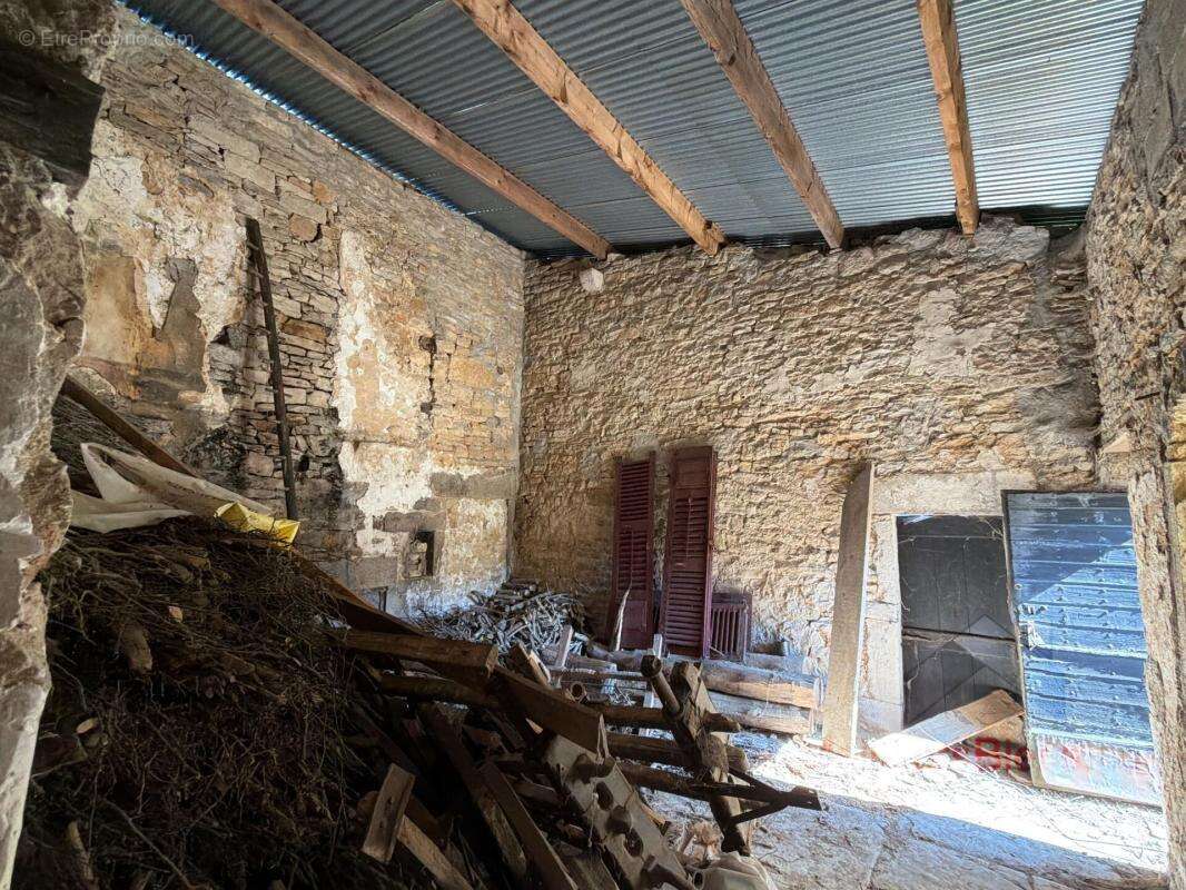 Ferme 122 m² à réhabiliter à Vevy avec terrain de 2 709 m² et dépendances - photo 24