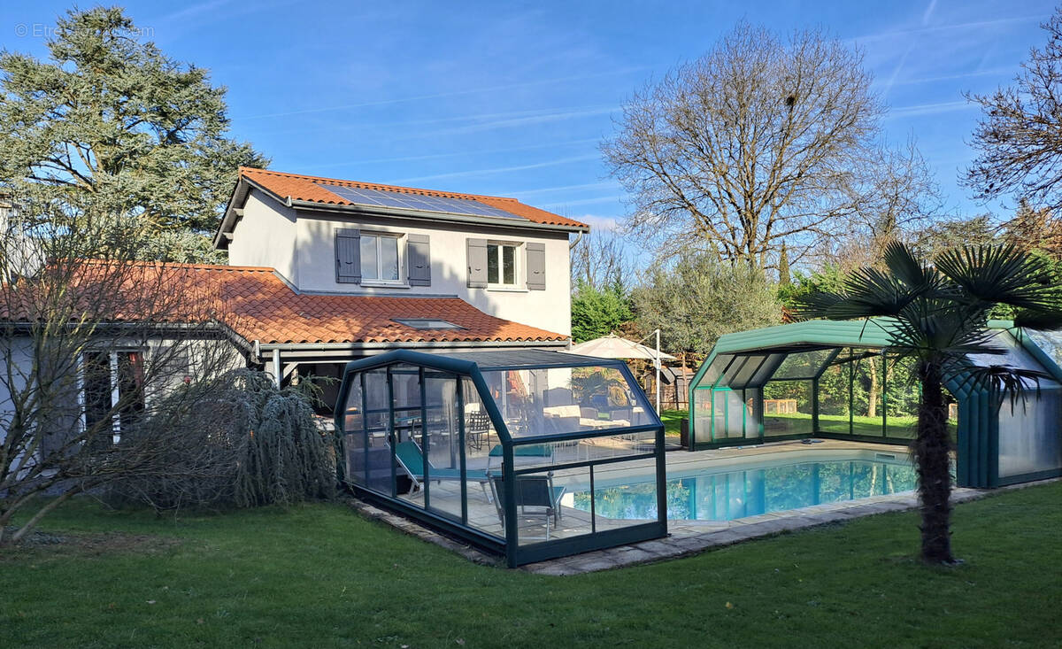 Maison à CAILLOUX-SUR-FONTAINES