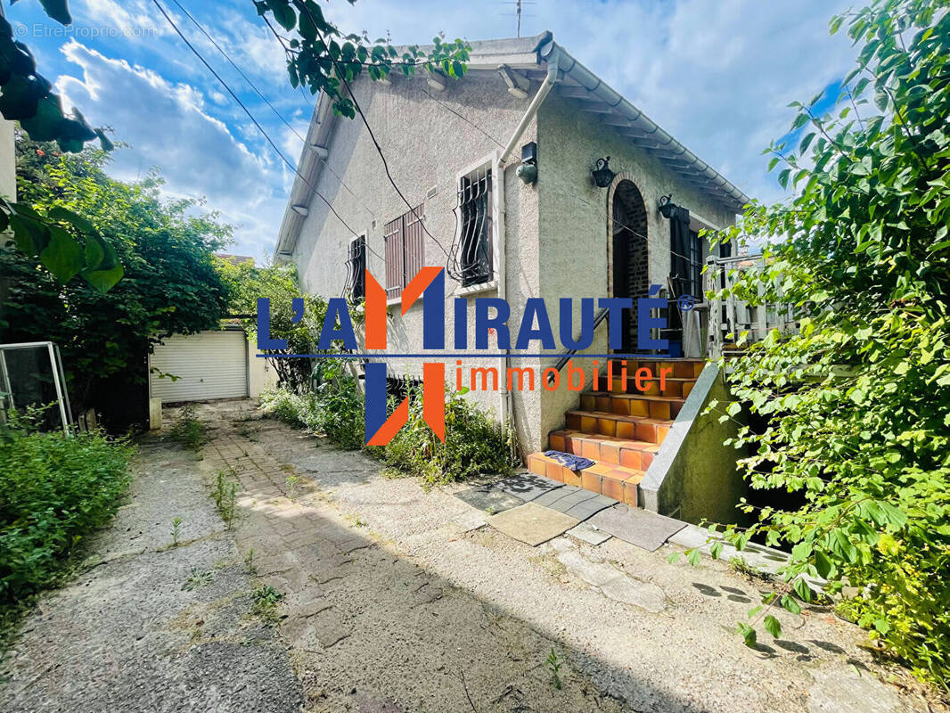 Maison à SARTROUVILLE