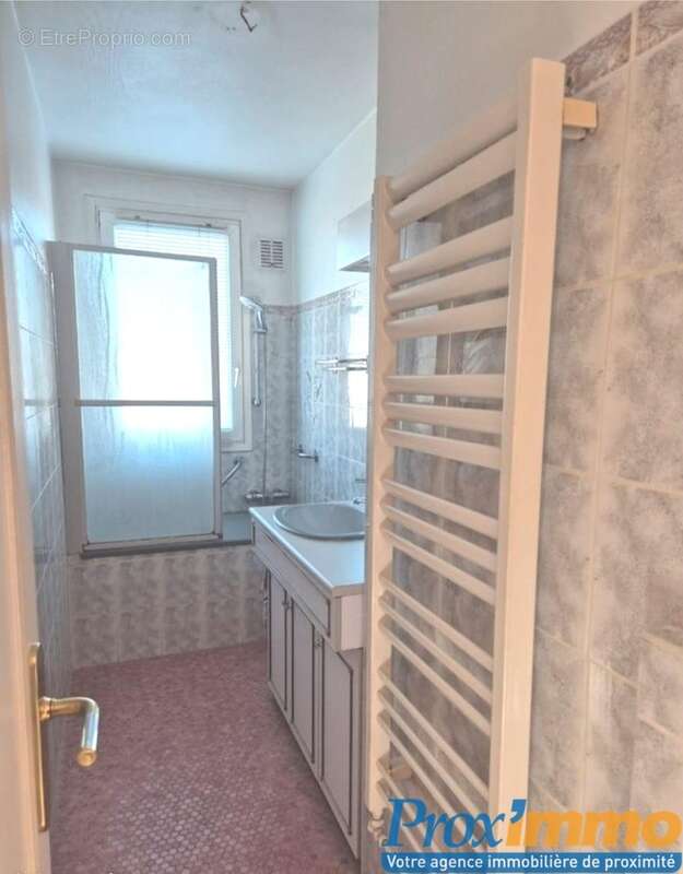 Appartement à SAINT-MARTIN-D'HERES