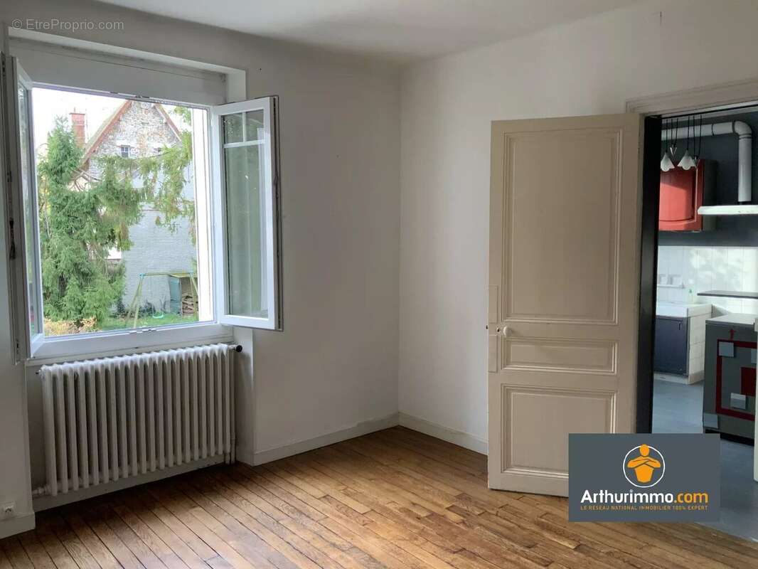 Maison à NEUFCHATEL-SUR-AISNE