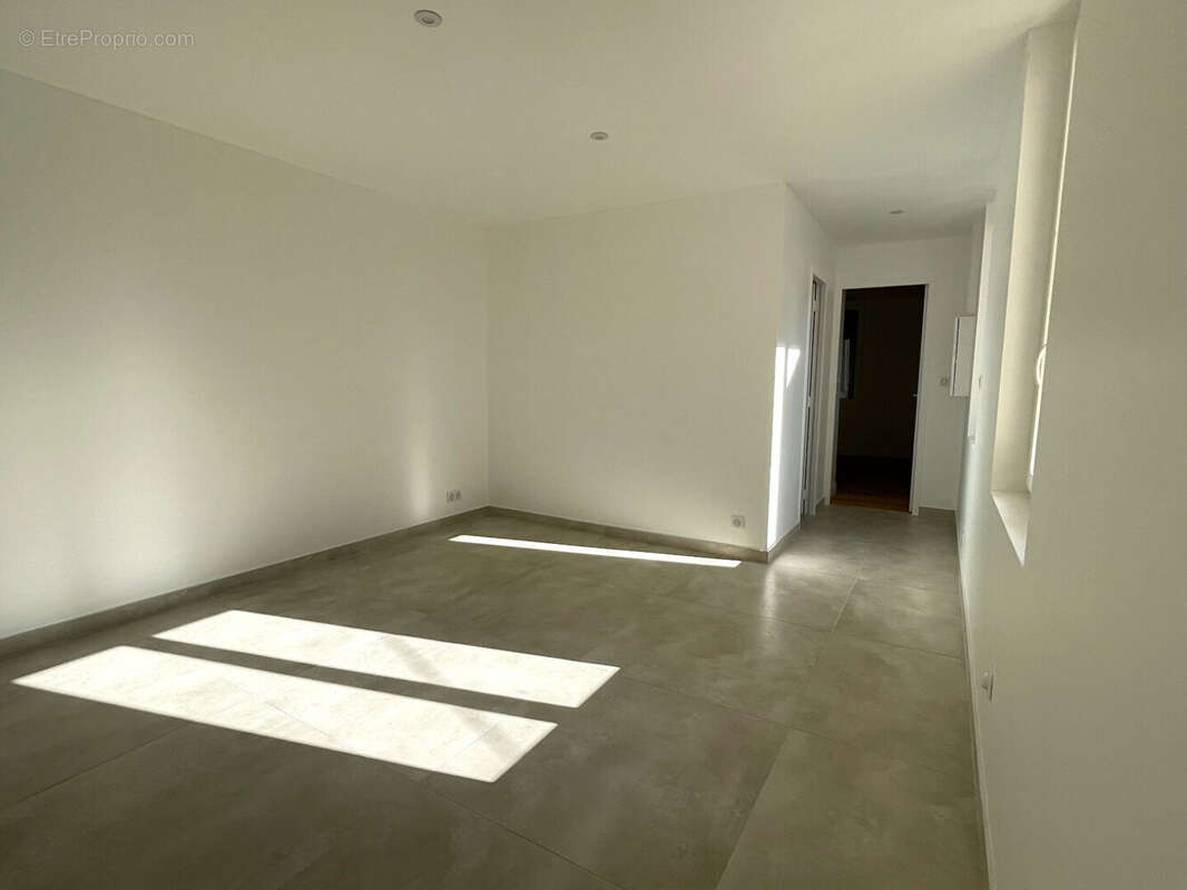 Appartement à SAINTE-SAVINE