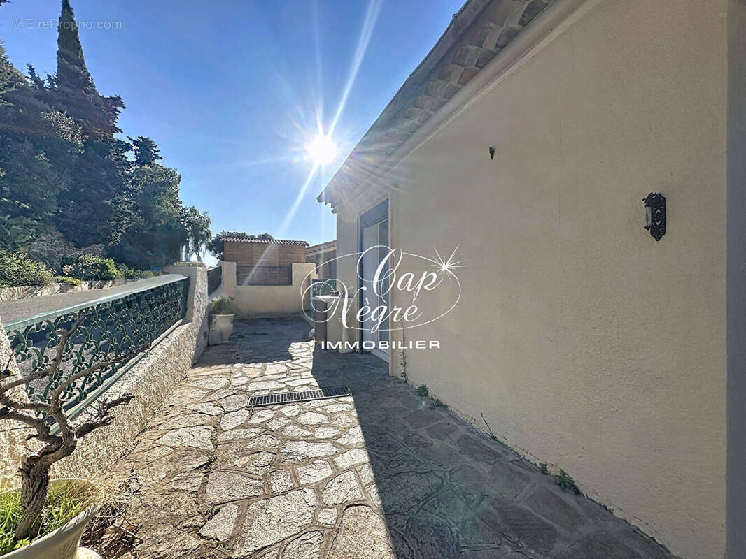 Appartement à BORMES-LES-MIMOSAS