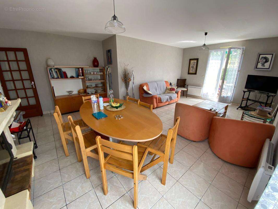 Maison à LES MATHES