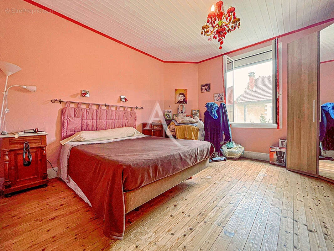 Maison à SAUVETERRE-LA-LEMANCE