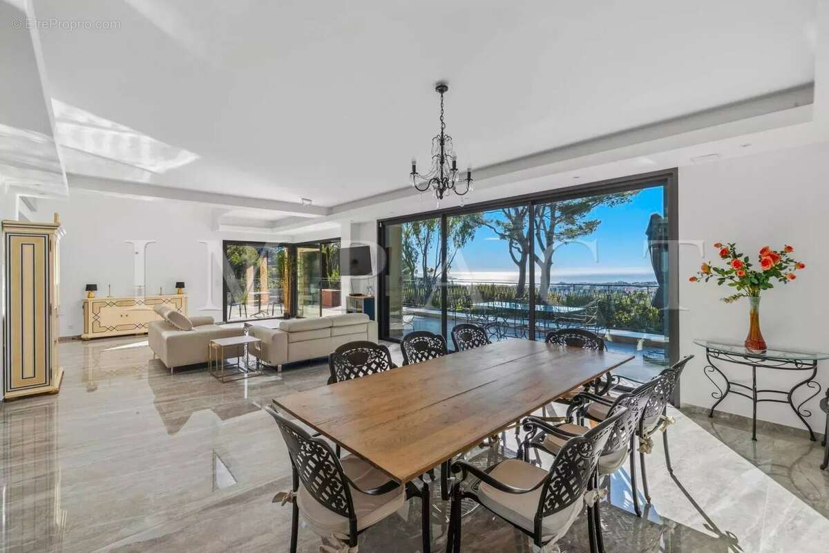 Maison à MOUGINS