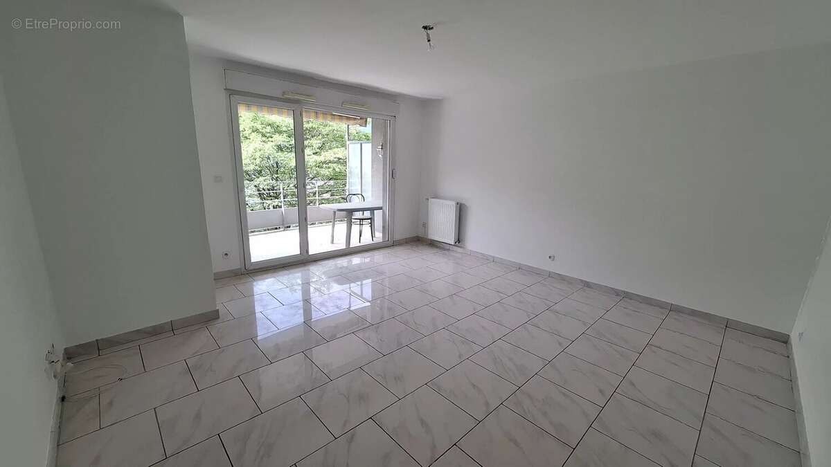 Appartement à LE PONT-DE-CLAIX