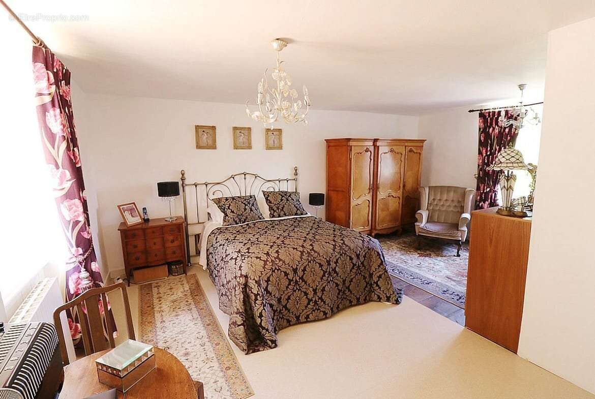 Maison à ORADOUR-SUR-VAYRES