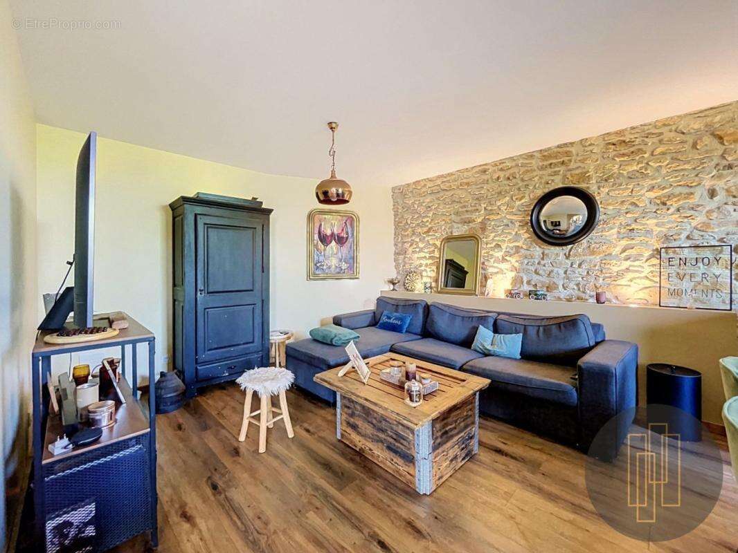 Maison en pierres dorées de 170m² avec vue dégagée - photo 12