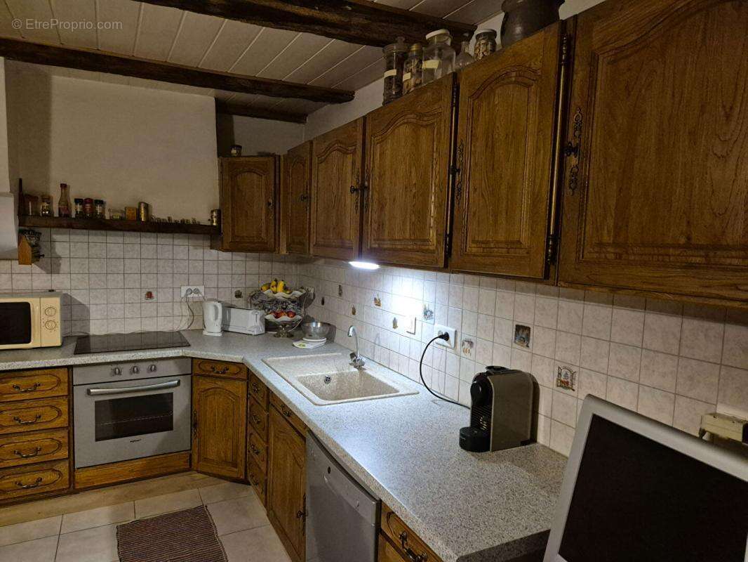 Maison de village 6 pièce(s) 173 m2 sur 644 m2 terrain - photo 2