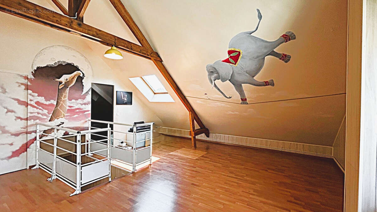 Maison 181 m² à Saint-Leu-La-Foret  - photo 13